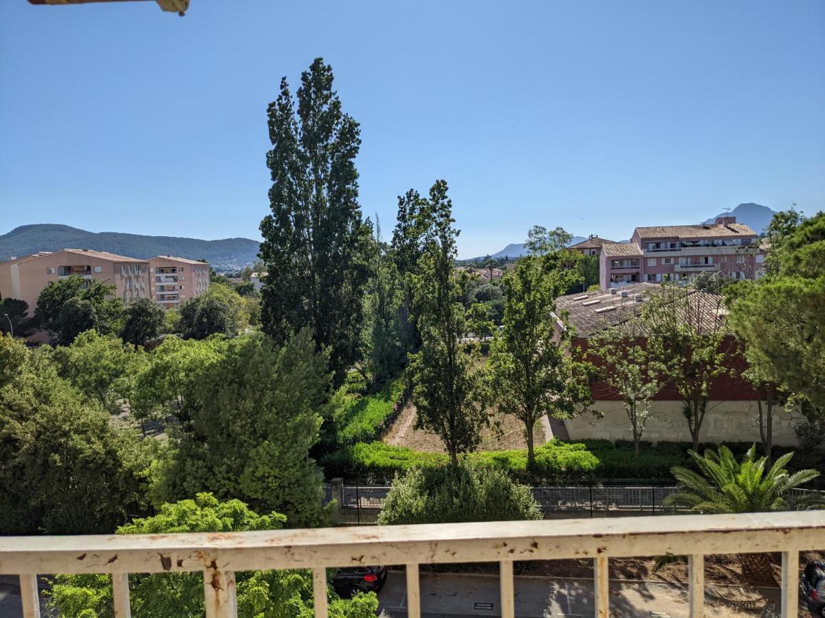 Superbe T2 Proche Des Plages Et Des Commerces Hyères Exteriör bild