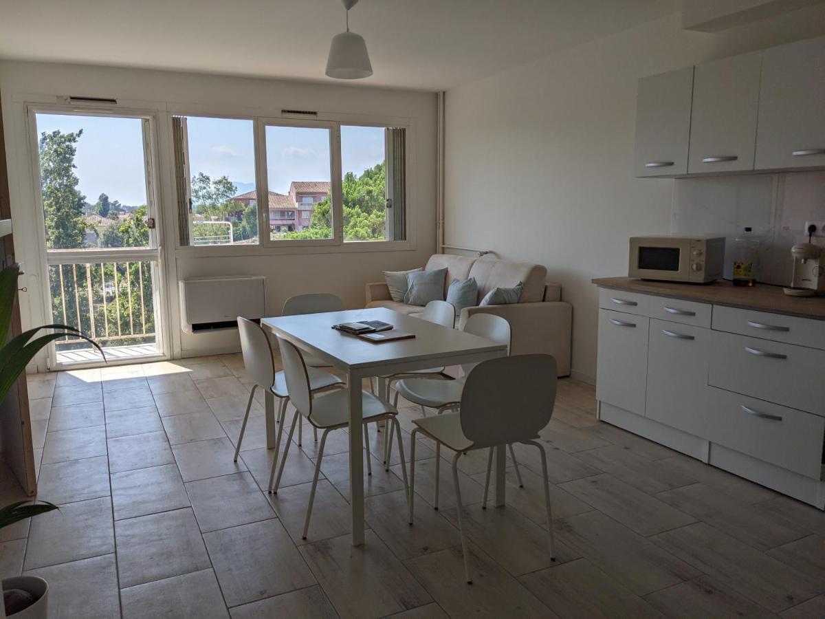 Superbe T2 Proche Des Plages Et Des Commerces Hyères Exteriör bild